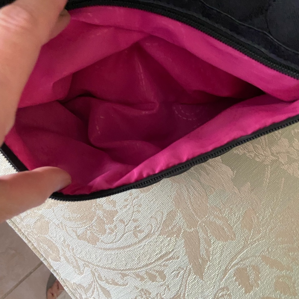 Lily Bloom Black Quility Crossbody Bag - Picture 8 of 16